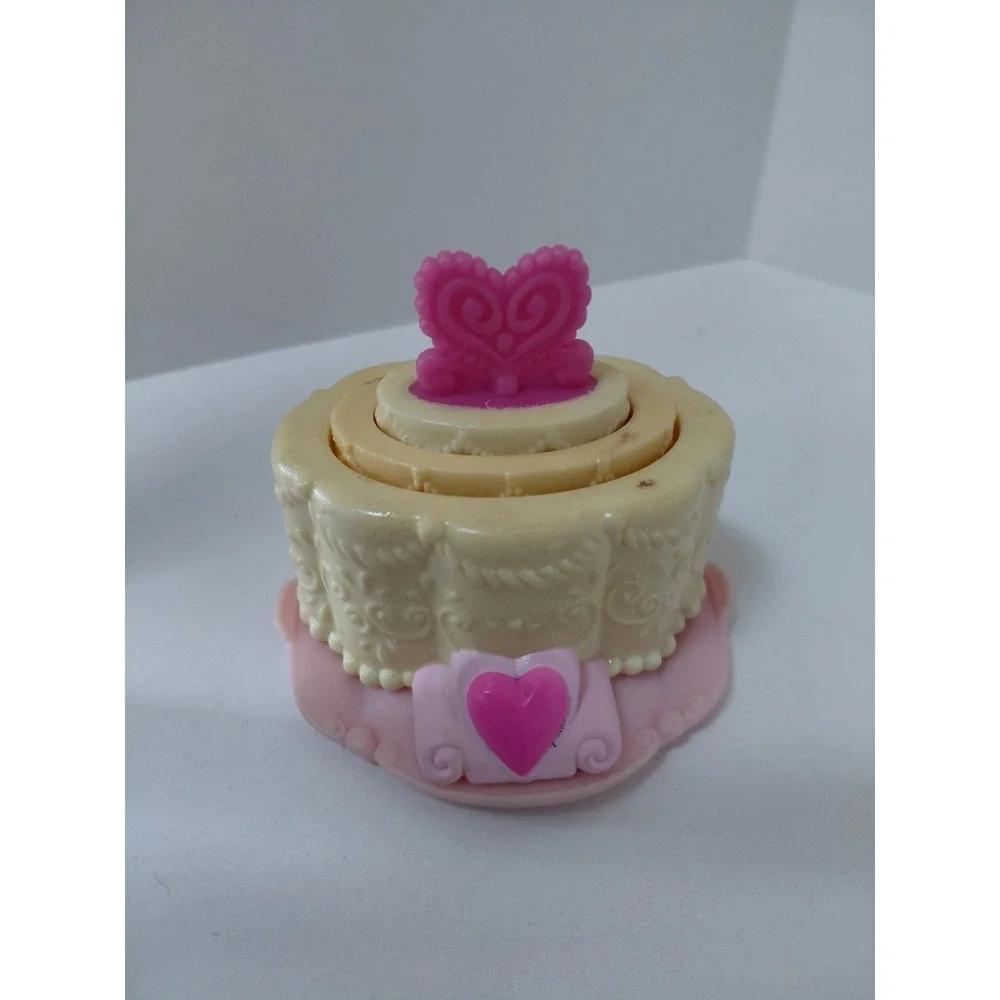 My Little Pony MLP G3 Celebration Castle Tiered Wedding Cake Yellow Pink VTG